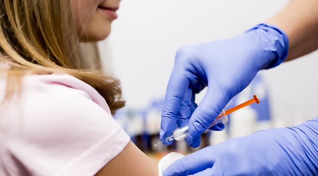 Pfizer CEO'sundan Covid-19 aşısı müjdesi: Tarih verdi!