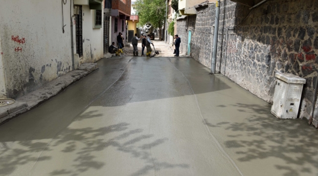 Siverek'te deforme olan beton yollar yenileniyor!