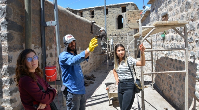 Siverek'in tarihi sokaklarında restorasyon çalışmaları sürüyor!