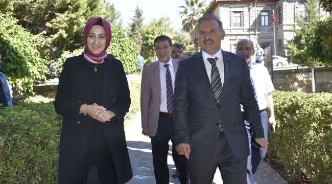 Harran Üniversitesi Rektörü'nden Başkan Ayşe Çakmak'a Ziyaret!