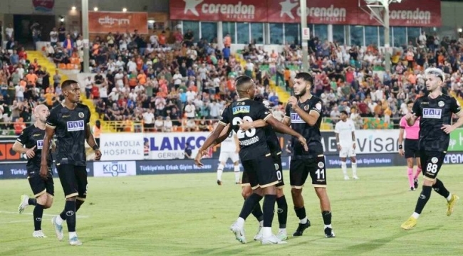 Alanyaspor, Fatih Karagümrük'ü ev sahasında 2-1 ile geçti!