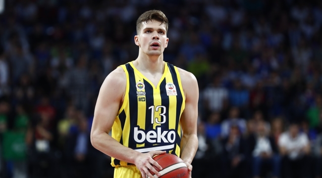 Fenerbahçe'nin yıldızı kafa travması geçirdi!