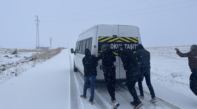 Kar etkisini artırdı, 4 ilde yollar kapandı!