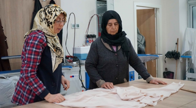 KARAKÖPRÜ'DE KADINLAR GİYİM KURSUNDA MESLEK ÖĞRENİYOR!