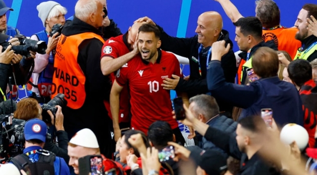 İtalya-Arnavutluk maçında tarihi gol!