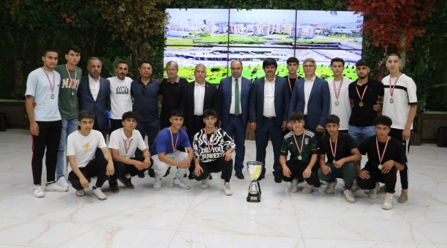 KARAKÖPRÜ BELEDİYESPOR U-17 TAKIMI BÖLGE ŞAMPİYONU OLDU!