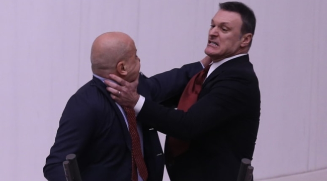 Alpay Özalan denilen organizma...