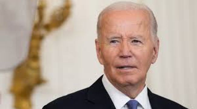 Biden'ın elindeki detay akıllara tek bir soruyu getirdi!